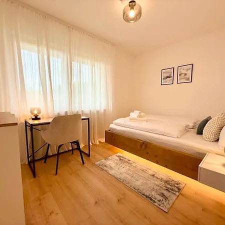 3 Bedroom Kostenloser Parkplatz, Wlan, Balkon