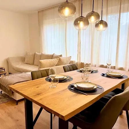 3 Bedroom Kostenloser Parkplatz, Wlan, Balkon *