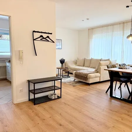 3 Bedroom Kostenloser Parkplatz, Wlan, Balkon Apartamento