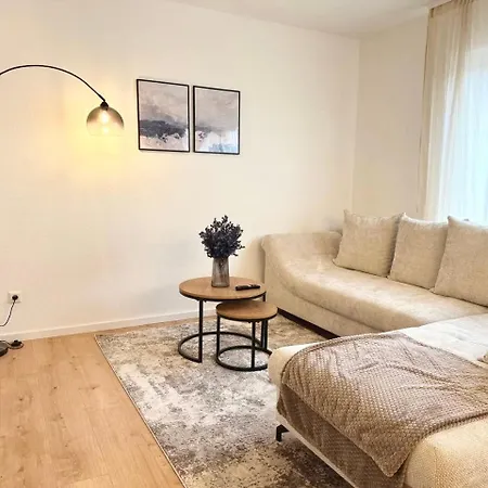 Apartamento 3 Bedroom Kostenloser Parkplatz, Wlan, Balkon